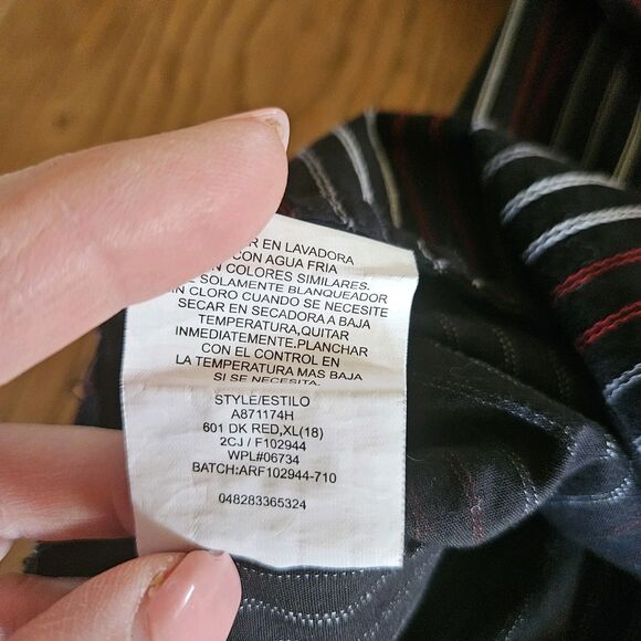 Arrow Black Pinstripe Dress Shirt  Size XL 18 Boys / Men’s  Long Sleeve Button-D - Picture 3 of 8